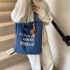 Casual Fashion Denim Tote Bag 2024 Outono e Inverno Nova Vintage Niche Letter Bolsa de Ombro Simples Bolsa de Axila