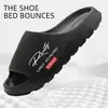 Sandálias Slip-On Populares Transfronteiriças para o Verão, Nova Moda Masculina Tendência para Exterior, Praia, Casa e Banho, Solado Grosso Atacado