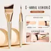 Brocha para Base de Maquillaje con Forma de Media Luna y Cabeza Plana Curva, Brocha Ultra Fina para Base, No Absorbe Polvo, Brocha para Base de Maquillaje Líquida sin Marcas, Brocha de Maquillaje Cola de Pez