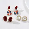 Pendientes Rojos Estilo Retro Hong Kong Electrochapados, Pendientes Elegantes Franceses de Año Nuevo para Mujer, Pendientes de Aleación de Perlas de Alta Gama