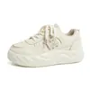 Tendencia transfronteriza patrón de ondas suela zapatos de mujer bloqueo de color superficie de cuero zapatos casuales zapatos de patineta para chicas jóvenes mayorista fuente de supermercado
