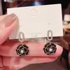 Brincos de Tarraxa Camélia Francesa Dongdaemun Coreano para Mulheres Temperamento Elegante Retrô Sensação de Alta Classe Joias para Orelhas de Luxo Leve Brincos