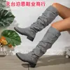 2025 Comercio Exterior Moda Europea y Americana Otoño e Invierno Estilo Nuevo En Stock Botas de Cuero para Mujer con Tacón Bajo y Plisadas Botas Vaqueras Occidentales de Media Pantorrilla para Mujer