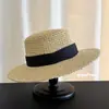 Sombrero de Paja Retro Británico de Ala Plana Estilo Casual Perezoso para Mujer, Sombrero de Sol Versátil para Protección Solar de Verano