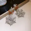 Brincos de Floco de Neve com Zircônia e Agulha de Prata Série de Natal Outono e Inverno Brincos Versáteis de Feriado Brincos de Nicho de Alta Qualidade para Mulheres