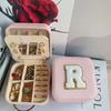 [Caja de Joyería Espejo con Letras Bordadas] Caja de Joyería con Letras del Alfabeto (26) Espejo Simple para Joyería Portátil para Viajes Venta Caliente