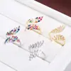 Anillo Abierto Personalizado con Forma de Mariposa y Circonia de Colores para Mujer, Versátil Anillo de Dedo Índice de Cobre Puro con Forma de Pluma, Venta Caliente Transfronteriza