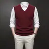 Colete tricotado de cor sólida com gola V de comércio exterior, colete masculino sem mangas de lã para outono e inverno, camada base quente casual