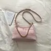 Bolsas Femininas Transfronteiriças 2026 Nova Moda Corrente Versátil Bolsa Transversal Bolsa de Ombro de Alta Qualidade para o Dia a Dia Bolsa de Axila Estilo Simples
