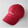 Gorra de Béisbol Lisa de Color Sólido con Bordado de Letras Minimalista Estilo Pareja Unisex Versátil para Viajes Compras Protección Solar Gorra Pico de Pato Moderna