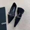 Em Estoque, Envio Imediato! Sapatos Slip-On Retrô Foscos com Bico Fino, Uma Única Fivela, Corte Baixo, Salto Escondido, Sapatos de Trabalho Versáteis e Estilosos