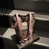 Bolsa Saco Xadrez Literária de Comércio Exterior para Mulheres Novo Estilo 2025 Bolsa de Ombro Popular deste Ano Versátil Bolsa para o Dia a Dia