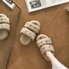 Pantuflas esponjosas de una tira con pedrería para mujer para uso exterior 2026, de suela gruesa, forradas de felpa, cálidas, a la moda, versátiles, pantuflas de algodón estilo hada para uso en casa