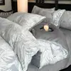 Conjunto de cama luxuoso de quatro peças em veludo de leite floral de inverno, novo estilo 2026, com lençóis e capas de edredom em fleece de coral, mais roupa de cama com forro de fleece