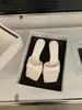 Primer Encuentro con los Elegantes Sandalias Abiertas de Tacón Bajo Pequeño y Tacón Fino Estilo Francés para Mujer, Adecuadas para Usar Afuera, Verano 2026, para Combinar con Vestidos, Tacones Altos