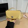 Mini Bolso de Hombro de Cuero para Mujer 2026 Nuevo Bolso Cruzado Simple Bolso Pequeño Color Sólido Bolso de Mano Versátil Bolso de Axila