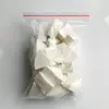 Esponja de maquillaje en forma de abanico con forma de triángulo de cuero del mismo maestro Mao, venta al por mayor, de uso dual húmedo y seco, con base en forma de abanico.