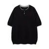 Camiseta de punto para hombre de verano, color gris, cuello Henry, manga corta, estilo retro americano, polo de dos piezas falsas, estilo Old Money, hombro normal