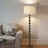 Lámpara de Pie Estilo Francés Antiguo Medio Sala de Estar Nuevo Estilo Chino Estilo Americano Retro Dormitorio Atmósfera de Alta Gama Lámpara de Mesa Vertical