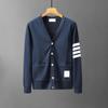 Cárdigan de Punto de Moda Marca Tb Primavera y Otoño Cuello en V Cuatro Rayas para Hombres y Mujeres, Chaqueta de Moda Casual Simple Versátil para Parejas 2023