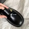Versão em Couro de Vaca Estilo Britânico Couro Genuíno Mocassins Pequenos em Formato de Moeda com Saltos Bloco, Solas Macias e Solas Grossas para Mulheres, Novo Modelo Outono e Inverno