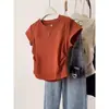 Camiseta Feminina Manga Curta, Gola Redonda, Ombro Direito, Novo Design Verão 2025, Efeito Emagrecedor, Pulôver, Franzido, Versátil, Peça Básica Curta