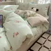 Conjunto de Roupa de Cama Quatro Peças em Algodão 100% Estilo Ins, Fresco e Simples para Estudantes, Conjunto de Roupa de Cama Três Peças com Capa de Edredom e Lençol Fresco e Simples para Dormitório