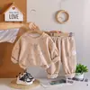 Roupas infantis transfronteiriças para primavera e outono, novas moletons estilosos para bebês e crianças pequenas, conjuntos de duas peças da moda para bebês