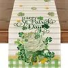 Calle. Camino de mesa del Día de San Patricio Trébol Verde Mantel de Lino Resistente al Calor Resistente a Manchas Decorativo Decoración de Mesa para Fiesta