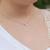 Verão Novo Colar Simples Colar de Letra de Metal Elegante e Versátil Corrente Clavicular de 26 Letras para Mulheres