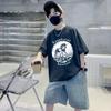 Camiseta de algodón de manga corta para niño, estilo nuevo de verano 2025, ropa para niños de tallas medianas y grandes, top de calle elegante y a la moda para niños, ropa de verano.