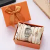 Artículo popular de comercio exterior: Reloj Romano Dorado con Esfera Blanca, Set de Seis Piezas, Set de Joyería de Zirconia Mariposa Esmeralda