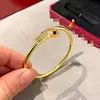 Pulsera de Uñas CNC V-Gold de Gama Alta para Mujer, Oro Rosa con Diamantes, Pulsera Abierta Elástica de Lujo Ligero, Moderna y a la Moda