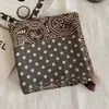 Lenço Quadrado Pequeno de Algodão e Linho 58 para Mulheres, Lenço Artístico Estilo Coreano com Bolinhas e Franjas, Lenço Paisley, Lenço de Pescoço com Toque de Luxo