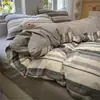 Juego de Cama de Cuatro Piezas Modelo Nuevo 2026: Sábana, Funda de edredón, Funda de colcha, Sábana ajustable, Ropa de cama para dormitorio estudiantil, Juego de tres piezas, Adecuado para todas las estaciones
