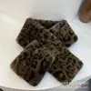 Estilo Coreano Ins Estampa de Leopardo Pelúcia Cachecol Versátil Inverno À Prova de Frio Toque de Luxo Imitação de Pelo de Zibelina Gola de Lã Quente Moda