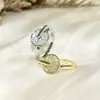 Anel Rotativo de Trevo de Quatro Folhas para Mulheres, Cobre Dourado Banhado Não Desbota Design Vazado Total Anel Círculo de Luxo Acessível de Nicho