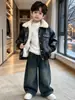 2527 Chaqueta de Cuero Gruesa de Invierno para Niños con Cuello de Piel Forrada de Terciopelo 2026 Nueva Chaqueta Infantil Estilo Coreano Ropa de Abrigo Cálida de Invierno