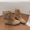 Botines Retro para Persona Pequeña Plantilla Redonda Tobillo Mujer 2026 Otoño/Invierno Hebilla de Cinturón Media Pantorrilla Adelgazantes Temperamento Moda