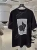 Yuran 26 Estilo Nuevo de Principios de Primavera Algodón Orgánico Suave Estampado de Conejo Pulido Puntada de Contraste Silueta Camisa de Manga Corta