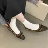 2026 Nuevos Mocasines de Ante con Estampado de Leopardo, Puntera Cuadrada, Parche de Lazo y Suela Blanda para Mujer, Versátiles para el Transporte y el Trabajo