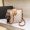 Bolsa Saco Texturizada de Alta Qualidade Transfronteiriça para Mulheres, Bolsa Transversal Versátil Casual de Nicho Retro Europeu e Americano, Bolsa para o Dia a Dia, Bolsa de Ombro