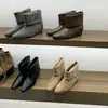 Botas para aumentar a altura para mulheres baixinhas, botas de cano curto slim fit, botas femininas, coleção outono/inverno 2026, botas marrons estilo Dr. Martens, botinhas de bico quadrado pequeno