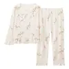 Pijama infantil fofo, de manga comprida e calça comprida, estilo fino para primavera e outono, novo modelo 2026, gola boneca, roupa de casa para meninas, adequado para usar como peça externa