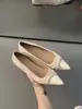 Nuevos zapatos slip-on de suela blanda 2026 con aumento interno de altura, zapatos para ir al trabajo, estilo suave, zapatos franceses de punta fina poco profundos para mujer