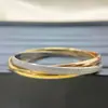 Venda Direta de Fábrica Pulseira com Cartão Mais Três Anéis Pulseira Banhada com Três Anéis Três Cores Anel de Casal Joias para Mãos Femininas Entrega Moda Europeia e Americana