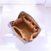 Bolsa de Maquiagem de Veludo Personalizada de Fábrica com Zíper e Alça, Cilindro Bordado para Batom, Bolsa de Cosméticos de Grande Capacidade, Atacado
