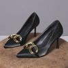 Zapatos de tacón alto para mujer, primavera 2023, con cadena de metal, puntiagudos y tacón de aguja bajo
