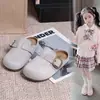 Pantuflas Retro para Niños para Primavera y Otoño, Zapatos Cerrados Antideslizantes para Exteriores para Niñas, Zapatos Versátiles de Estilo Birkenstock con Suela Gruesa