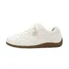 Zapatillas de entrenamiento blancas lechosas alemanas para mujer, de suela blanda, ligeras, zapatos blancos retro, zapatos casual de cuero versátiles para ir al trabajo de otoño 2026